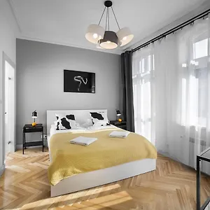 apartamenty-pomaranczarnia.poznan-hotels.com/